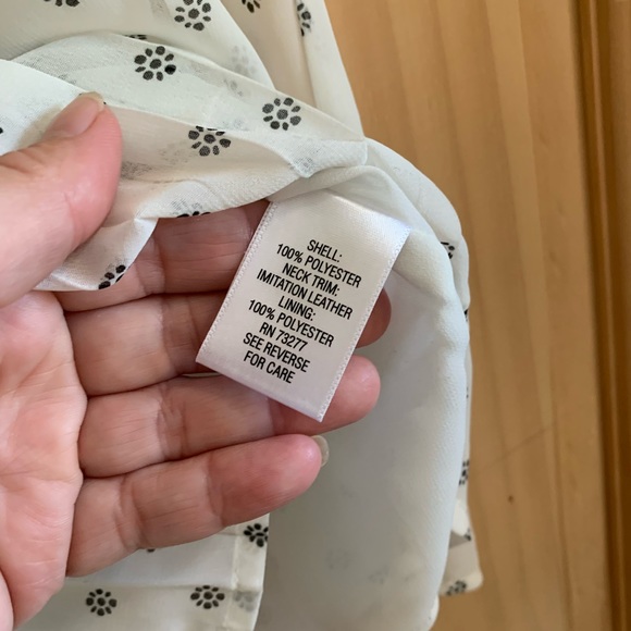 Elle sleeveless sheer blouse with liner - Picture 3 of 7